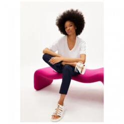 Armedangels Women's Danyaa - Casual Trousers -Maloja || The North Face || Patagonia Shop armedangels womens danyaa casual trousers detail 6